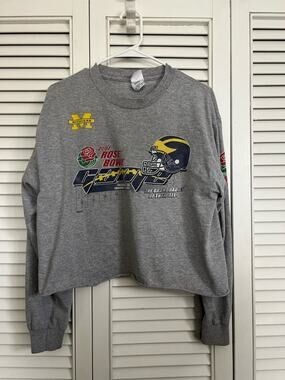 University of Michigan 2007 Rose Bowl Football Cropped Long Sleeve Sz: Large